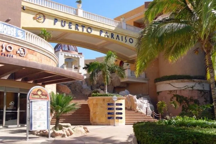 Puerto Paraíso Shopping Mall